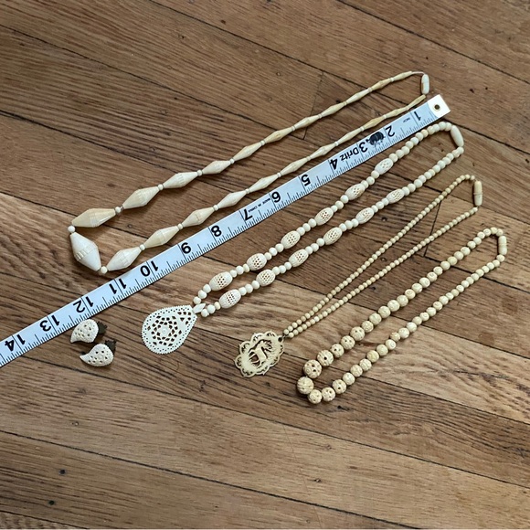 Vintage 1960s Bone Necklaces and Clip Earring Bundle - Picture 9 of 9